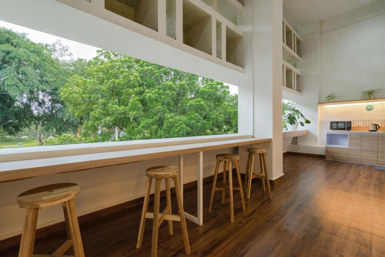Hotel Bobobox Alun-Alun Malang Extérieur photo